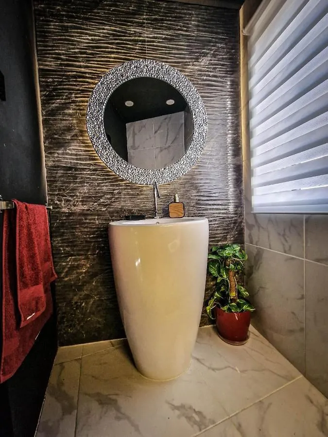 Sunshell Luxury Apartment Lija 0*,